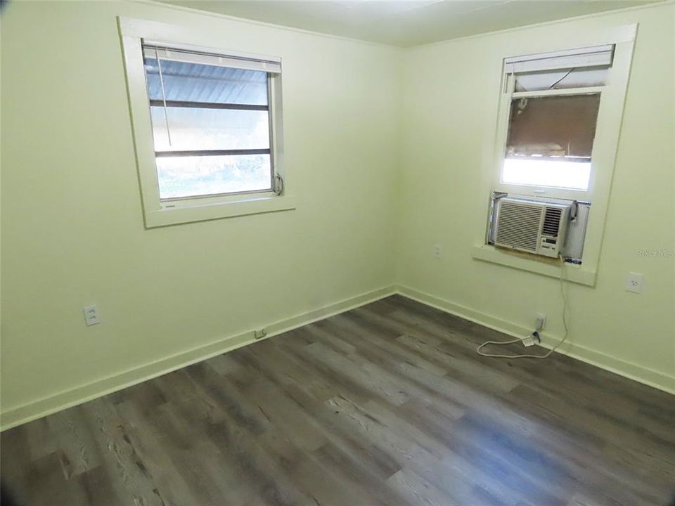 For Rent: $1,400 (2 beds, 1 baths, 700 Square Feet)