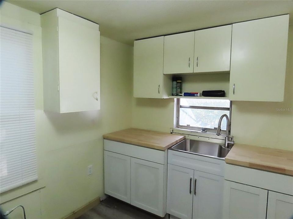 For Rent: $1,400 (2 beds, 1 baths, 700 Square Feet)