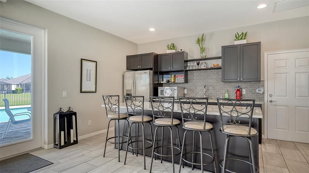 For Sale: $459,900 (2 beds, 2 baths, 1426 Square Feet)