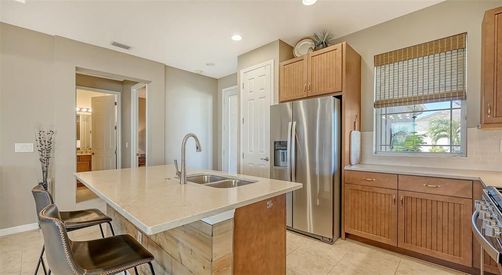 For Sale: $459,900 (2 beds, 2 baths, 1426 Square Feet)