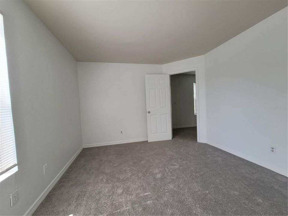 For Rent: $1,300 (1 beds, 1 baths, 560 Square Feet)