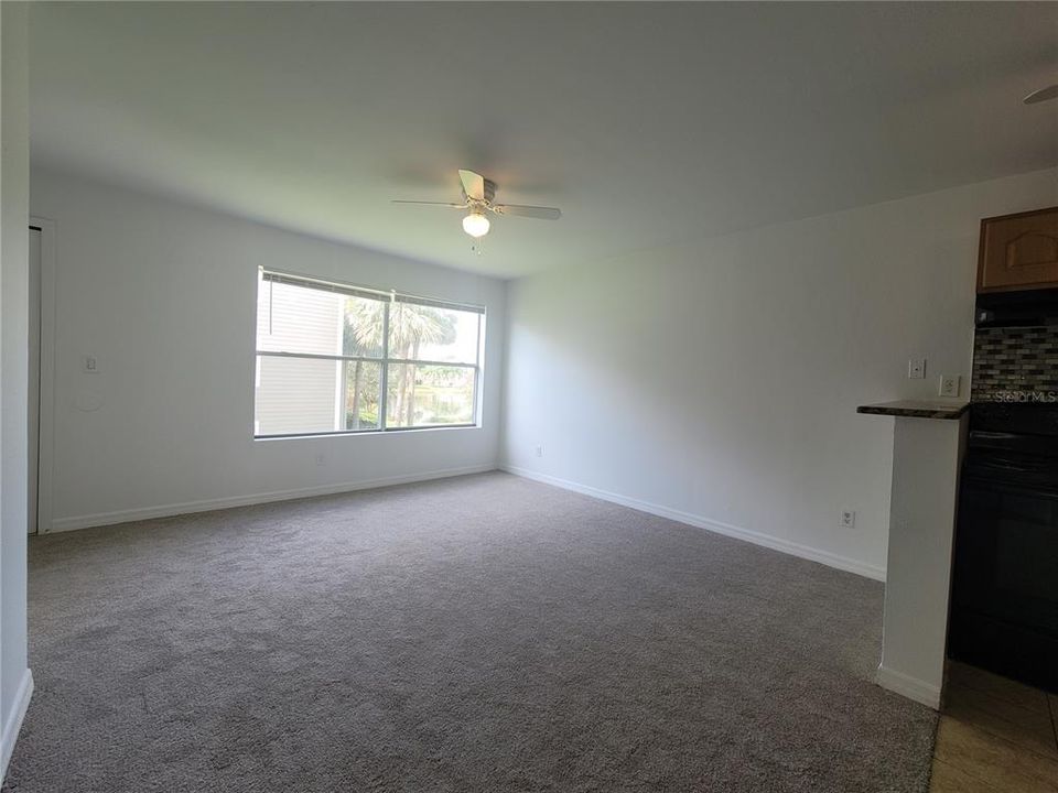 For Rent: $1,300 (1 beds, 1 baths, 560 Square Feet)