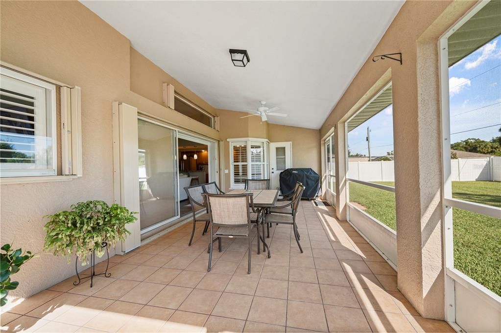 For Sale: $399,000 (3 beds, 2 baths, 1715 Square Feet)