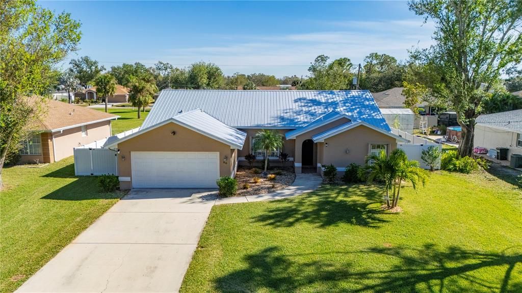 For Sale: $399,000 (3 beds, 2 baths, 1715 Square Feet)