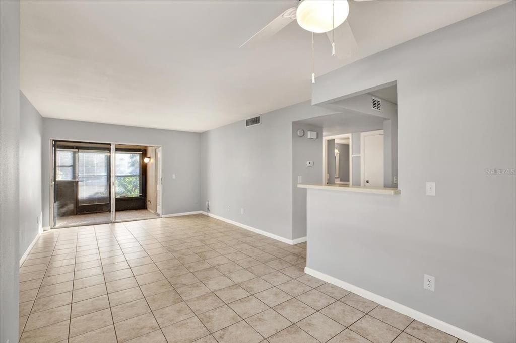 For Rent: $1,525 (1 beds, 1 baths, 745 Square Feet)