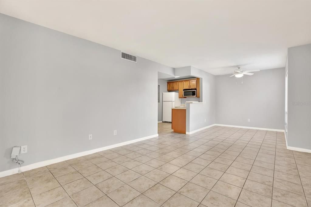 For Rent: $1,525 (1 beds, 1 baths, 745 Square Feet)