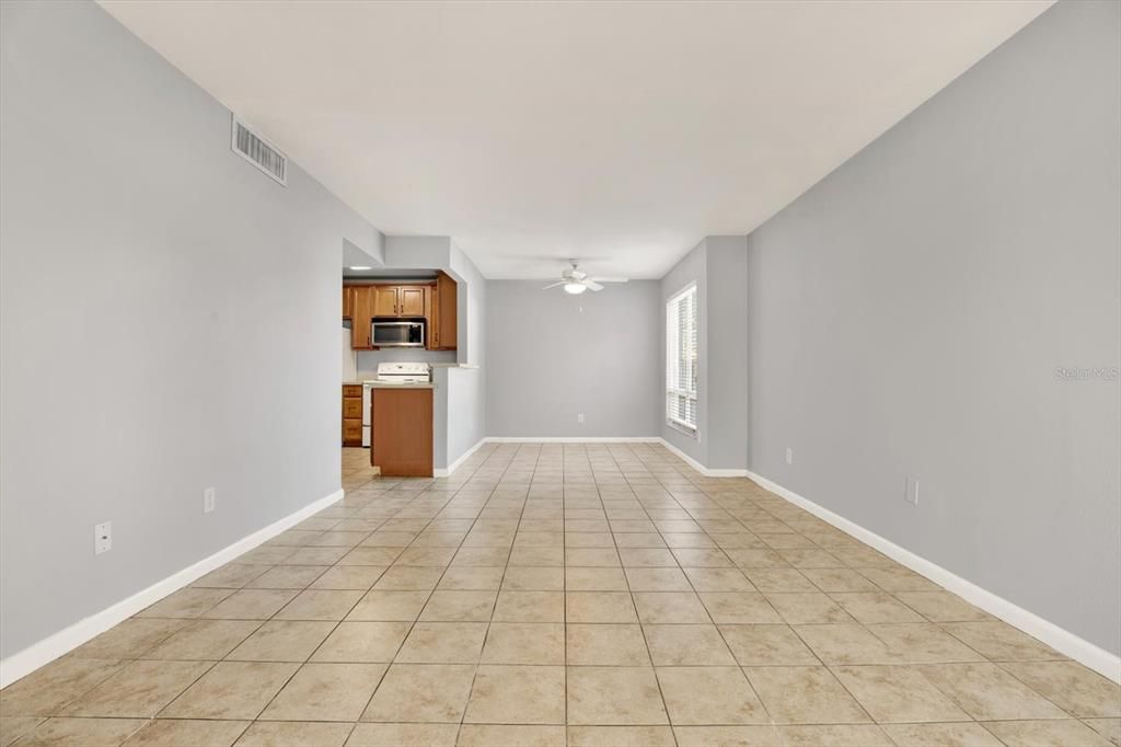 For Rent: $1,525 (1 beds, 1 baths, 745 Square Feet)