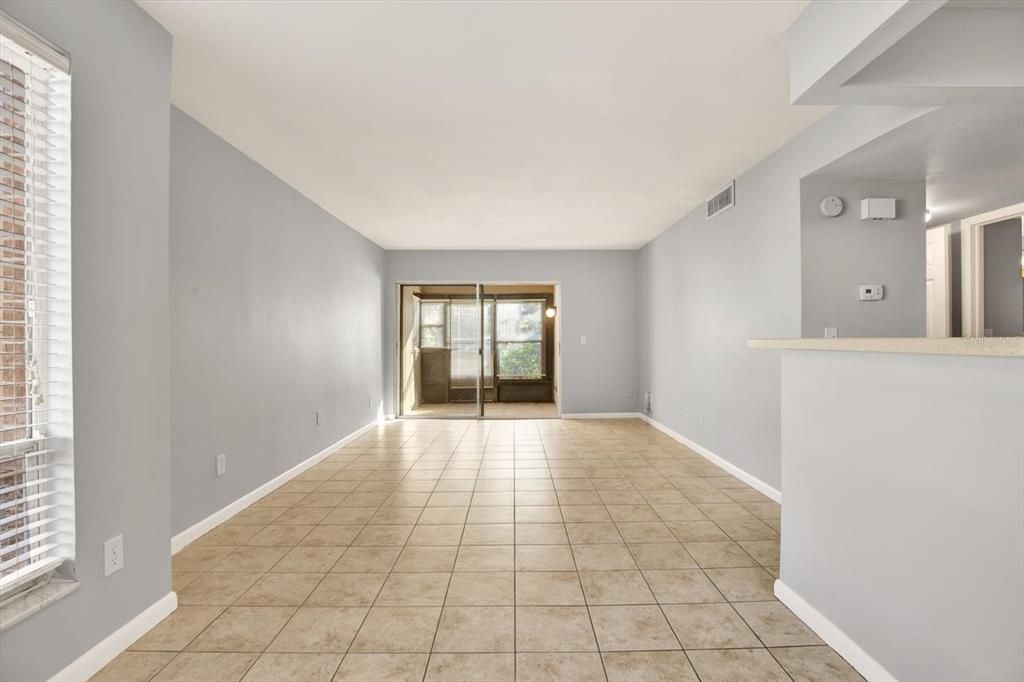 For Rent: $1,525 (1 beds, 1 baths, 745 Square Feet)