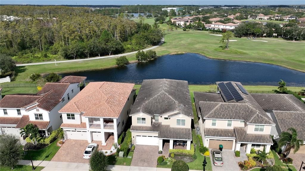 Aerialfoto of the house and water, golf and conservation view