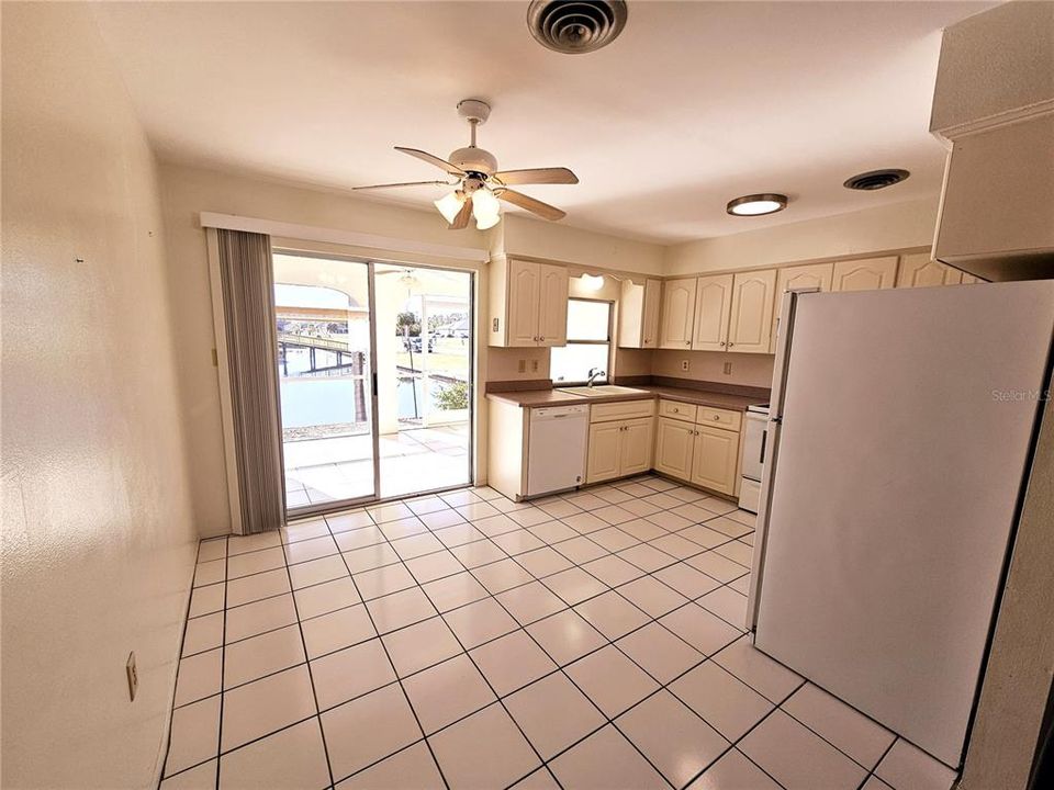 Dining room/kitchen