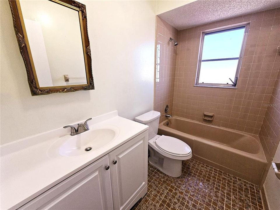 Guest bath/Tub & shower