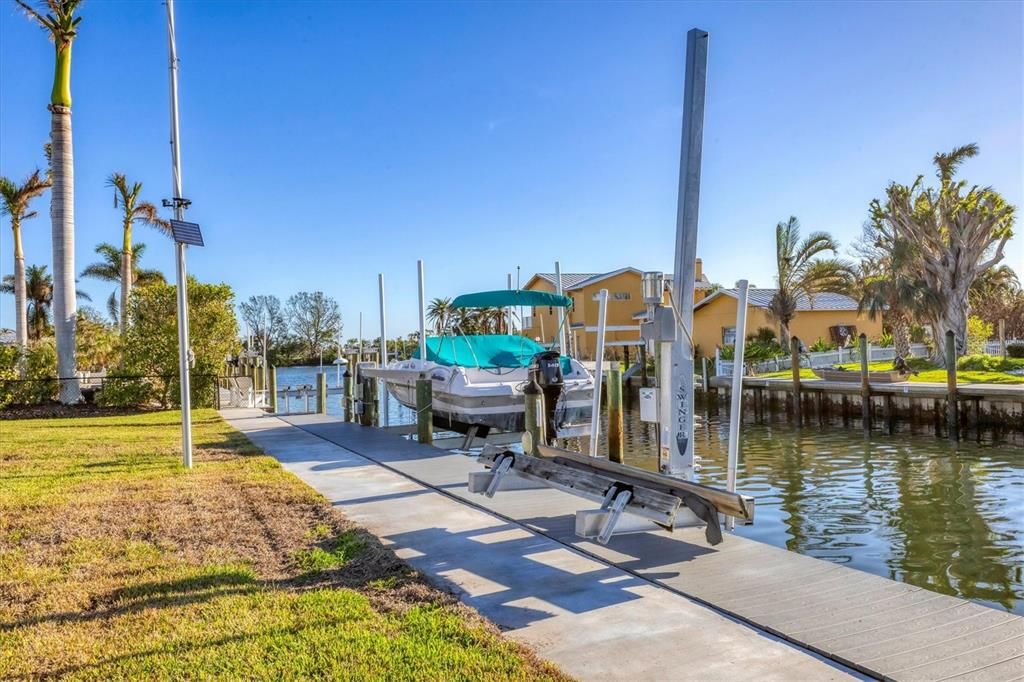 Composite dock/boat lift