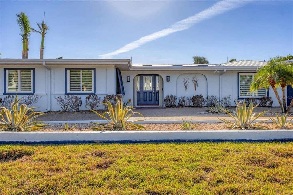 For Sale: $1,500,000 (3 beds, 3 baths, 2588 Square Feet)