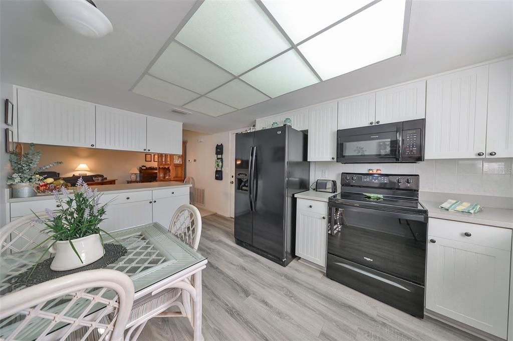 For Sale: $240,000 (2 beds, 2 baths, 1516 Square Feet)