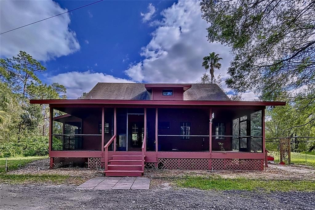 For Sale: $1,275,000 (3 beds, 2 baths, 1542 Square Feet)