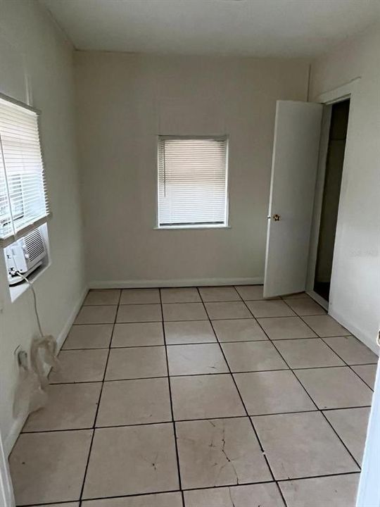 For Rent: $1,000 (1 beds, 1 baths, 500 Square Feet)