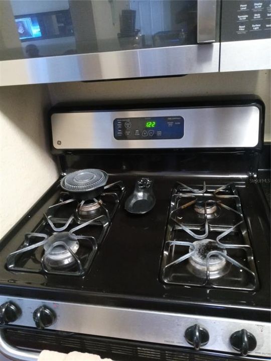 Gas stove top