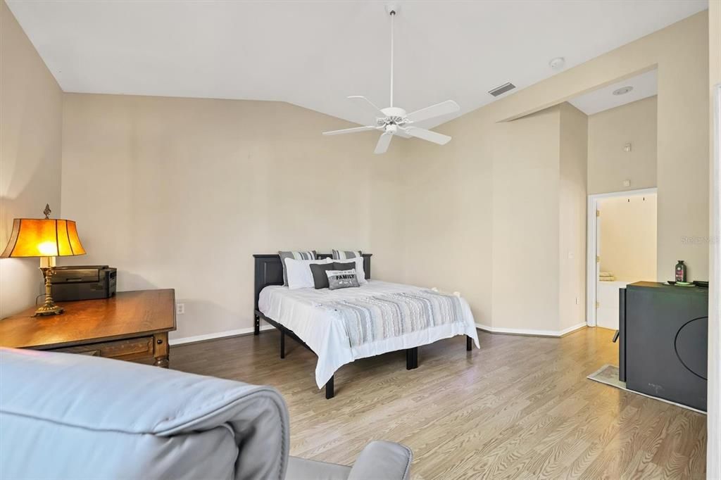 For Sale: $475,000 (2 beds, 2 baths, 1473 Square Feet)