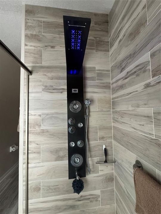 LUXURY SHOWER