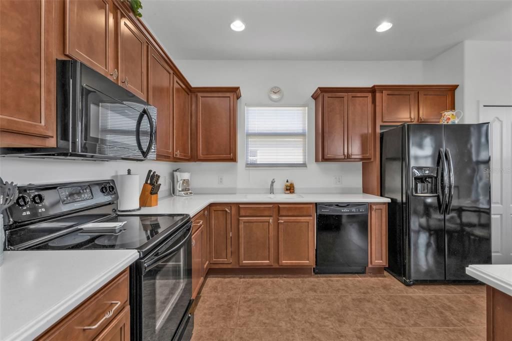 For Sale: $345,000 (2 beds, 2 baths, 1439 Square Feet)