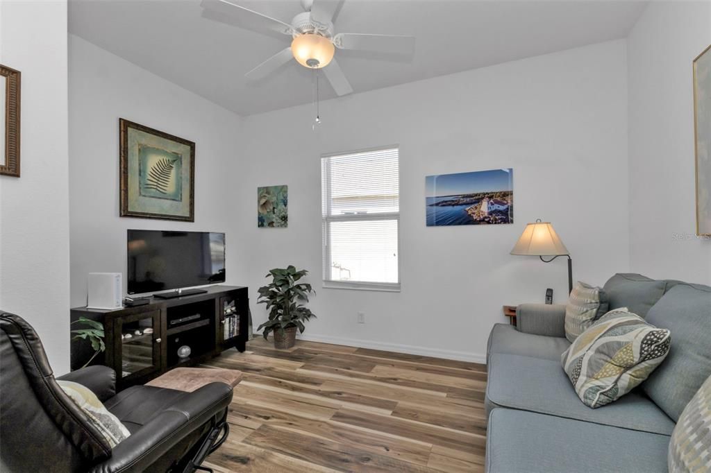 For Sale: $345,000 (2 beds, 2 baths, 1439 Square Feet)