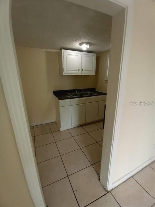 For Rent: $1,000 (1 beds, 1 baths, 500 Square Feet)