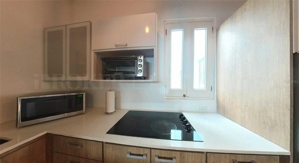 For Rent: $3,600 (2 beds, 1 baths, 2022 Square Feet)