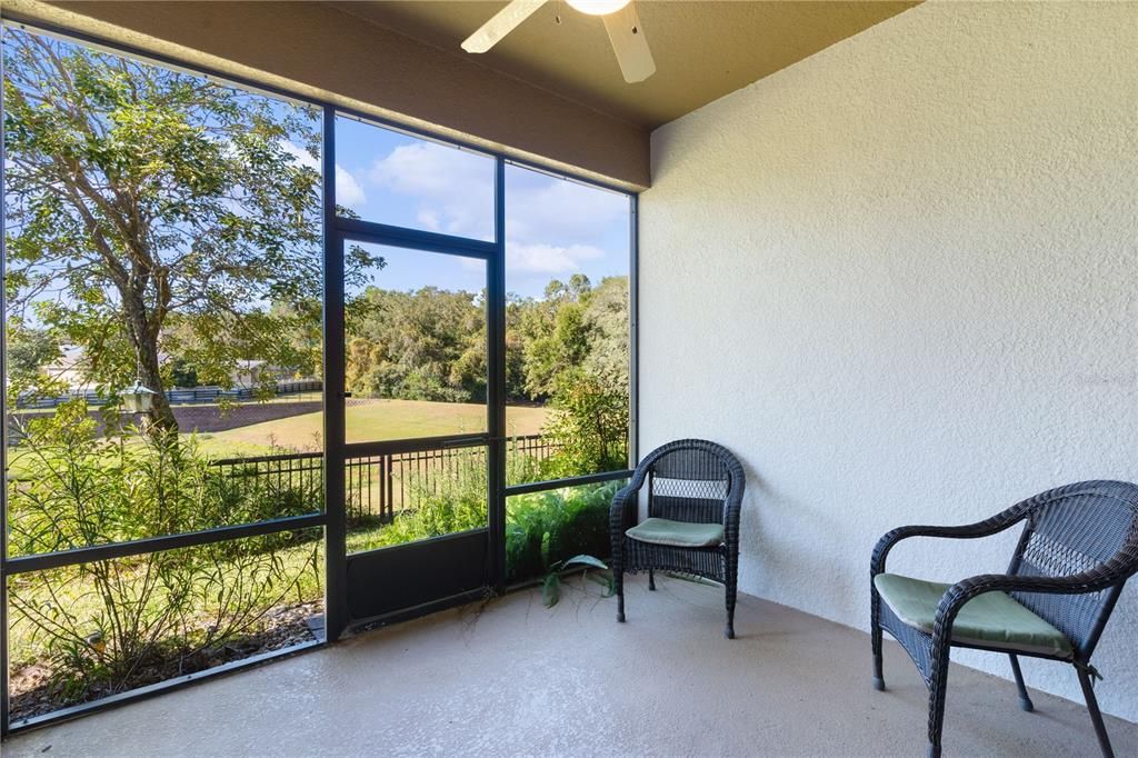 covered screened in lanai