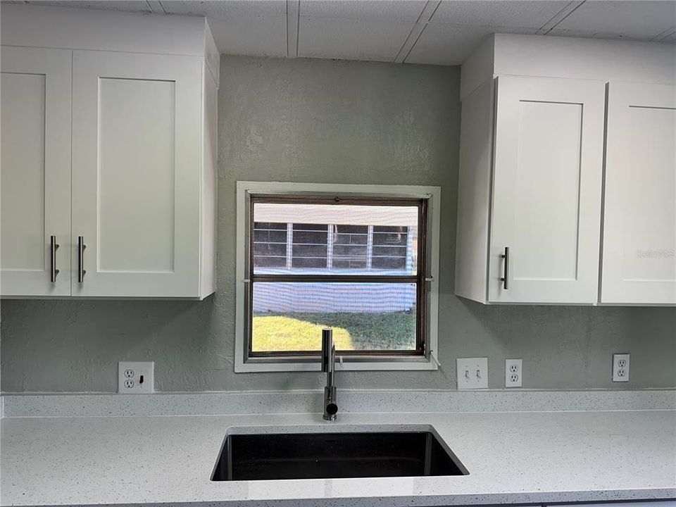 Galley kitchen ext. window