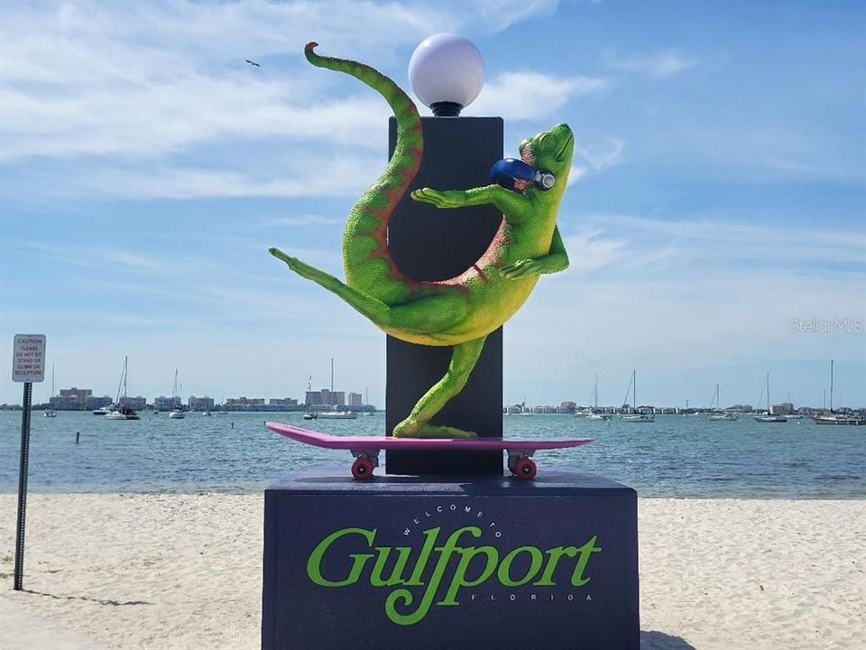 GULFPORT MASCOT GECKO!