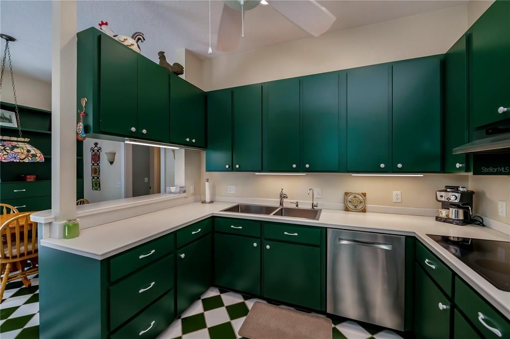 Eat-in kitchen with lots of counter space.