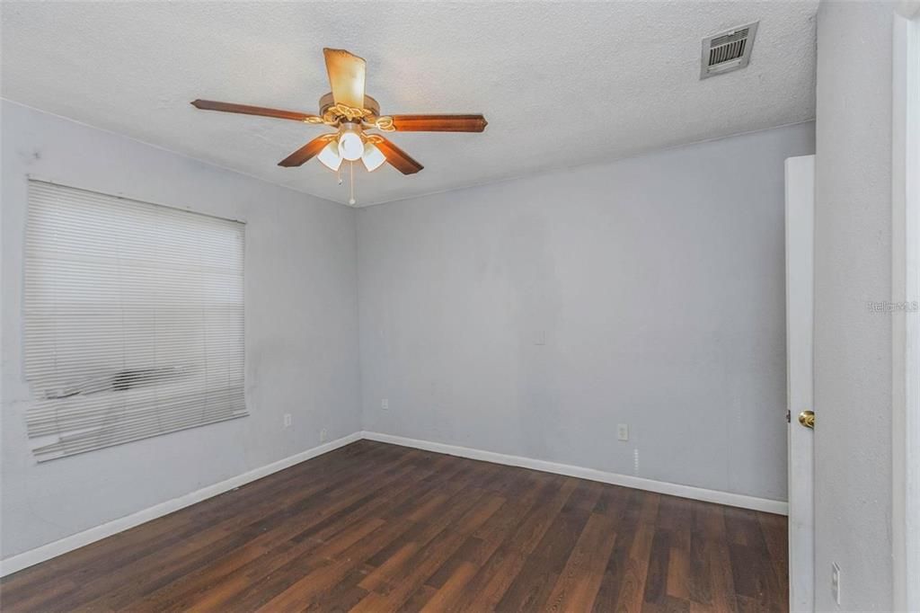 For Rent: $2,600 (3 beds, 1 baths, 1512 Square Feet)