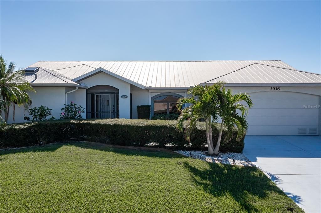 For Sale: $985,000 (3 beds, 2 baths, 2342 Square Feet)