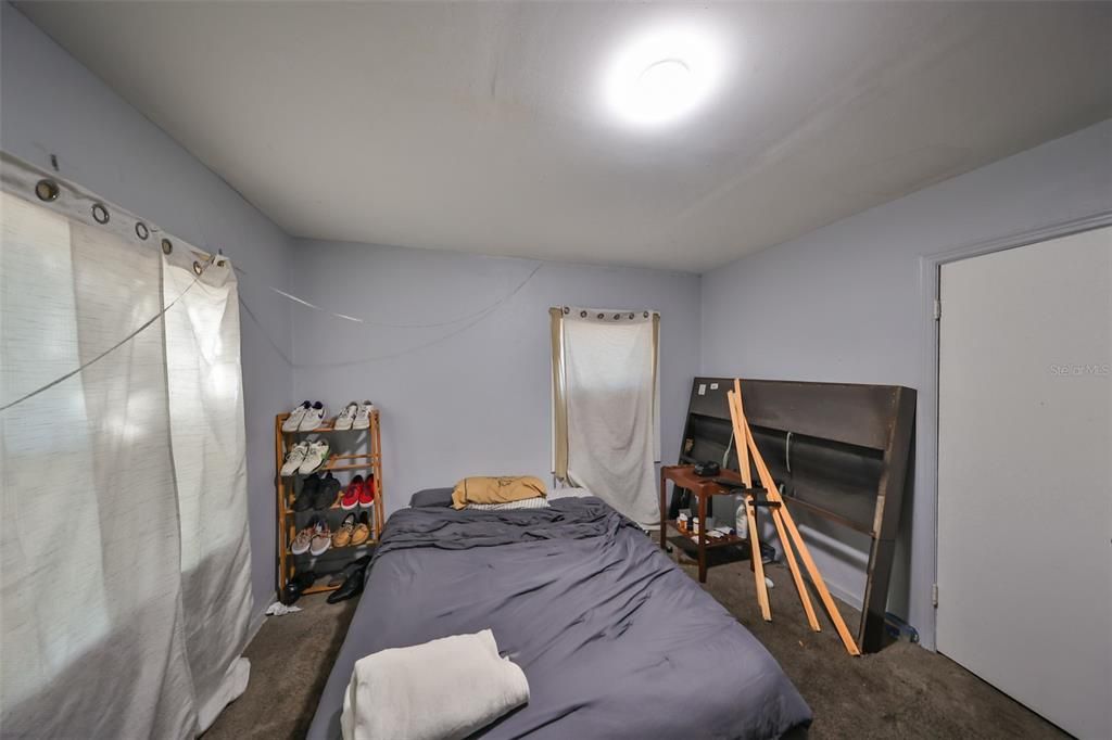 For Sale: $250,000 (2 beds, 1 baths, 754 Square Feet)