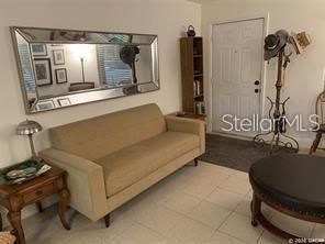 For Rent: $1,350 (2 beds, 1 baths, 850 Square Feet)