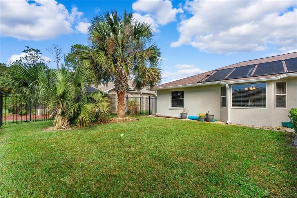 For Sale: $389,900 (4 beds, 2 baths, 1612 Square Feet)