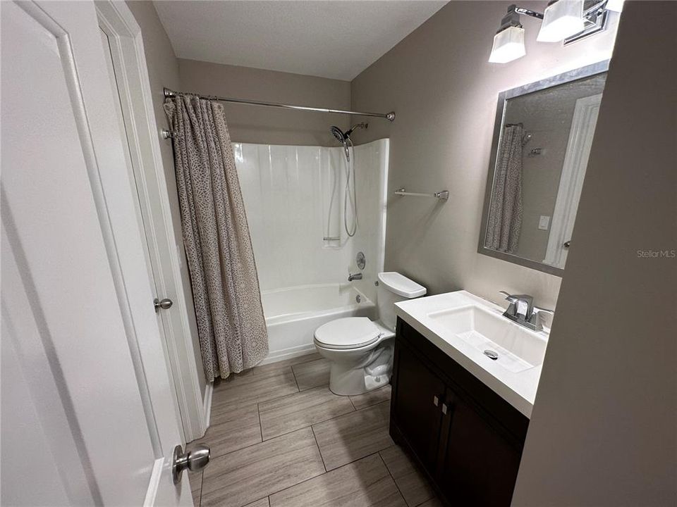 For Sale: $229,900 (1 beds, 1 baths, 616 Square Feet)