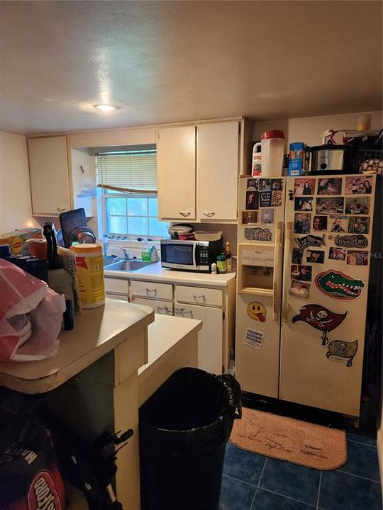 For Sale: $120,000 (1 beds, 1 baths, 999 Square Feet)