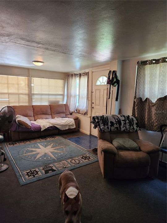 For Sale: $120,000 (1 beds, 1 baths, 999 Square Feet)