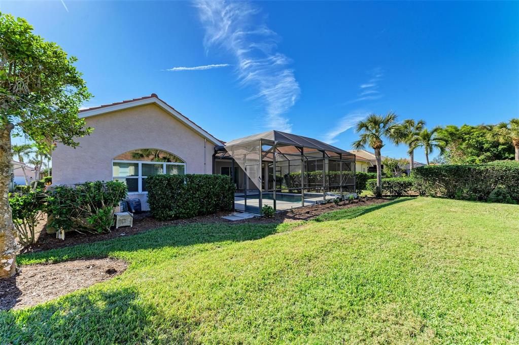 For Sale: $500,000 (3 beds, 2 baths, 1976 Square Feet)