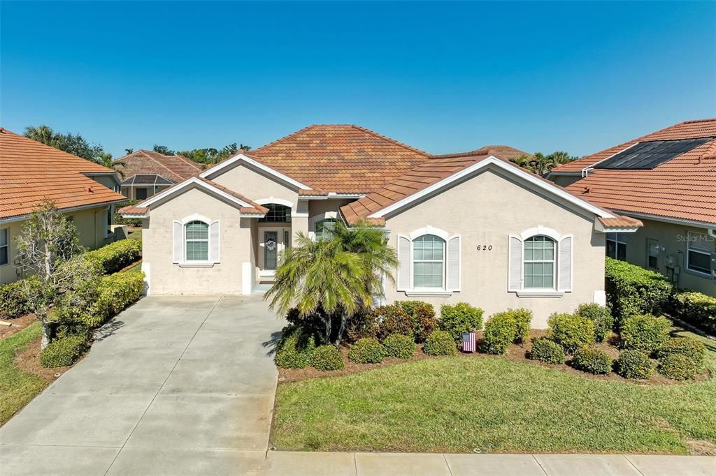 For Sale: $500,000 (3 beds, 2 baths, 1976 Square Feet)