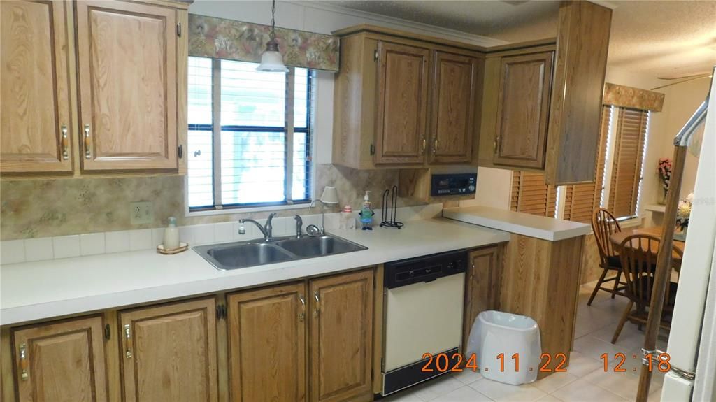 For Sale: $179,000 (2 beds, 2 baths, 1404 Square Feet)