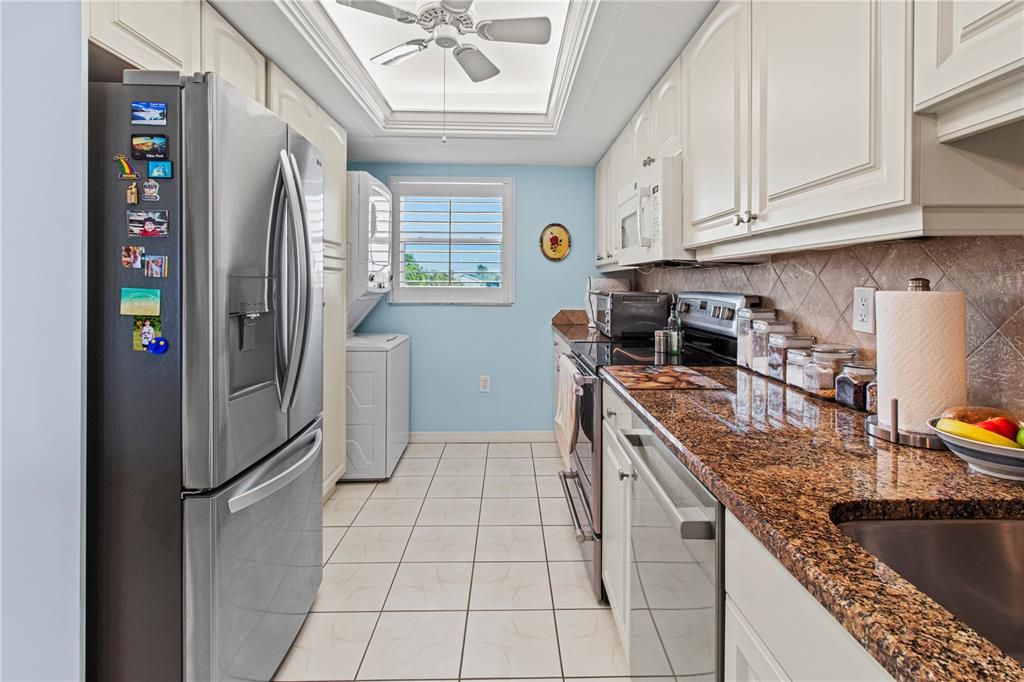 For Sale: $409,900 (2 beds, 2 baths, 1238 Square Feet)