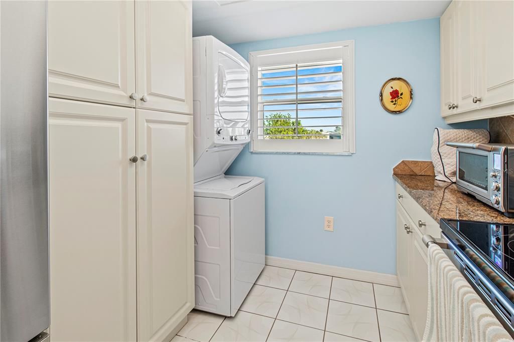 For Sale: $409,900 (2 beds, 2 baths, 1238 Square Feet)