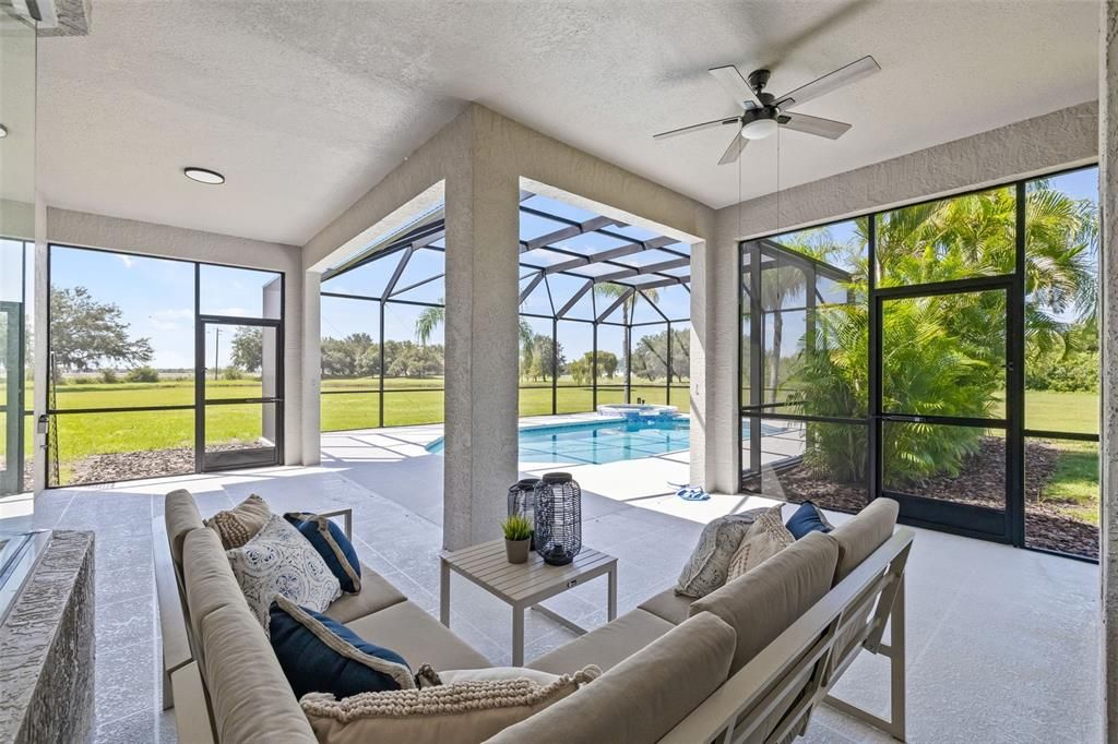 18307 White Fang Ct, Parrish FL 34219 FoxBrook Communities, MLS#A4630266Covered outdoor dining