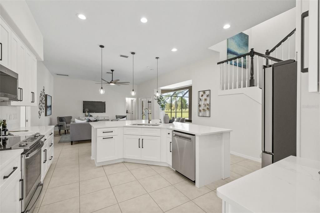 18307 White Fang Ct, Parrish FL 34219 FoxBrook Communities, MLS#A4630266Spacious kitchen opens to family room