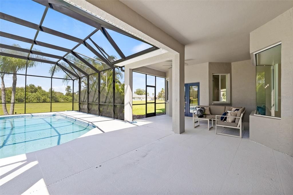 18307 White Fang Ct, Parrish FL 34219 FoxBrook Communities, MLS#A4630266Plenty of deck spaces for great get togethers