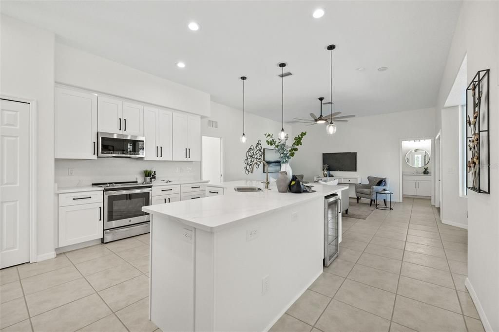 18307 White Fang Ct, Parrish FL 34219 FoxBrook Communities, MLS#A4630266Upgraded cabinets, quartz counters and so much more