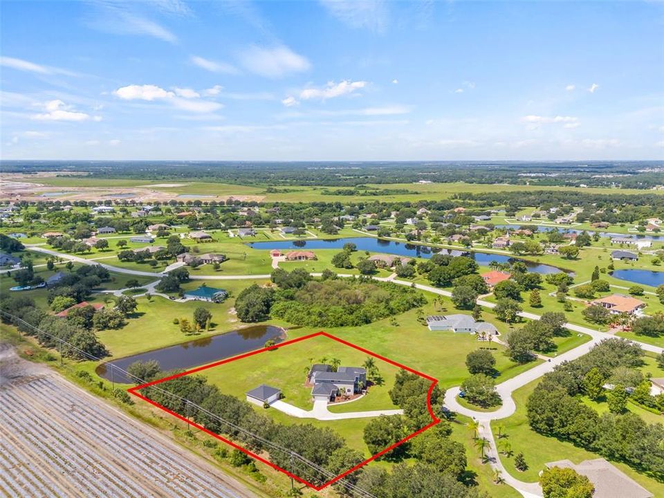 18307 White Fang Ct, Parrish FL 34219 FoxBrook Communities, MLS#A4630266Your personal estate!