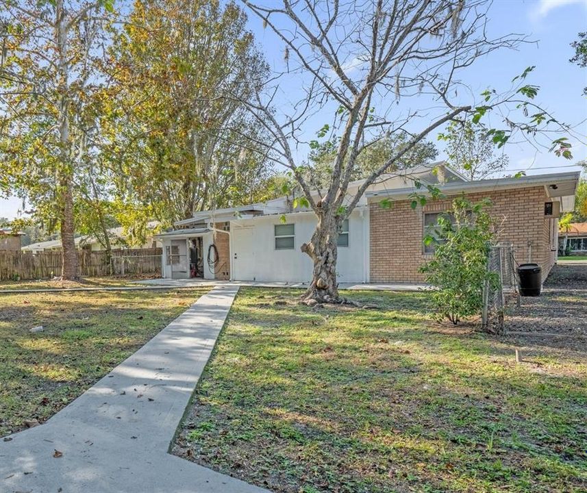 For Sale: $359,000 (3 beds, 2 baths, 1969 Square Feet)